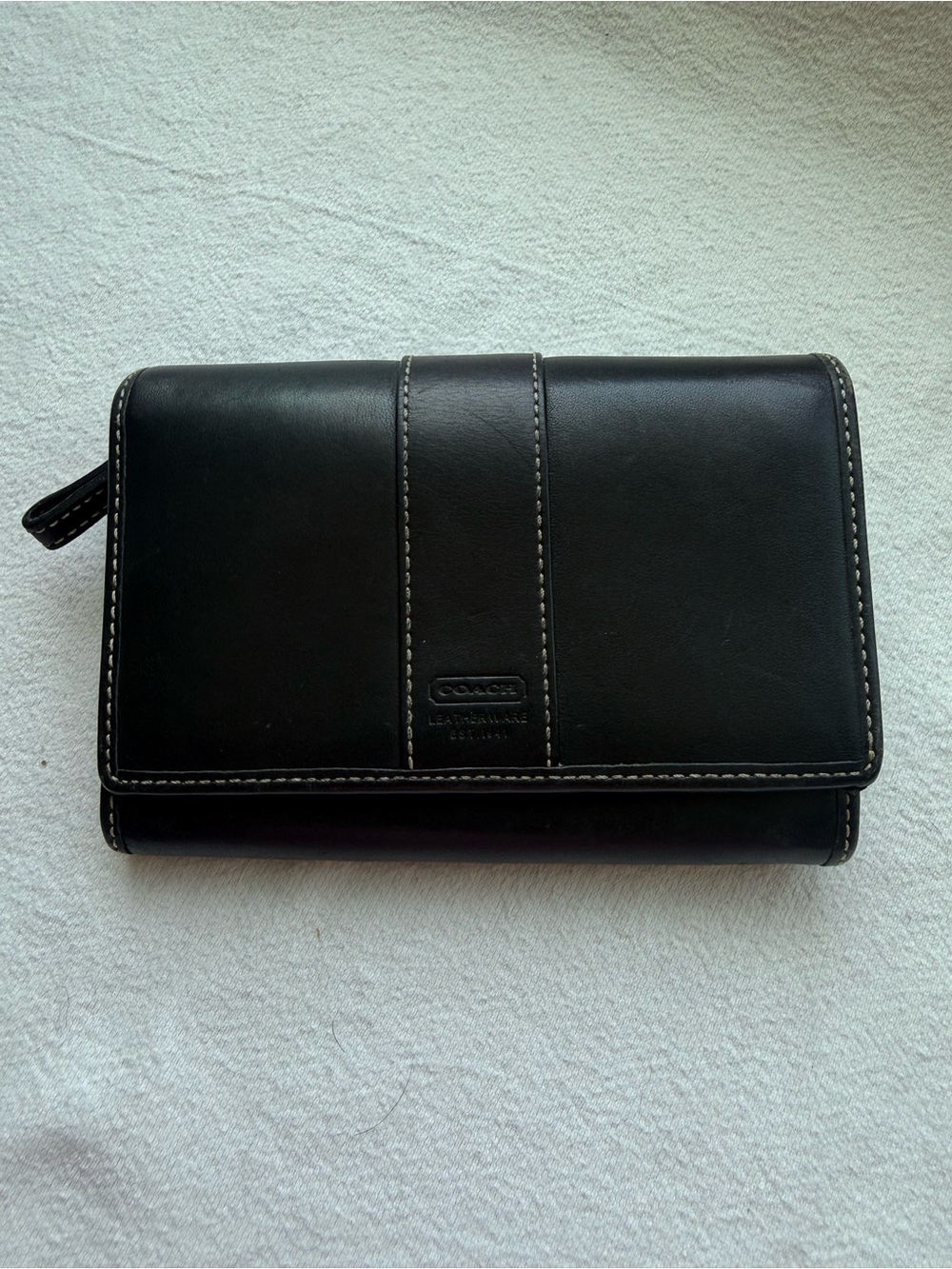 Coach Black Smooth Leather Wallet with Contrast Stitching